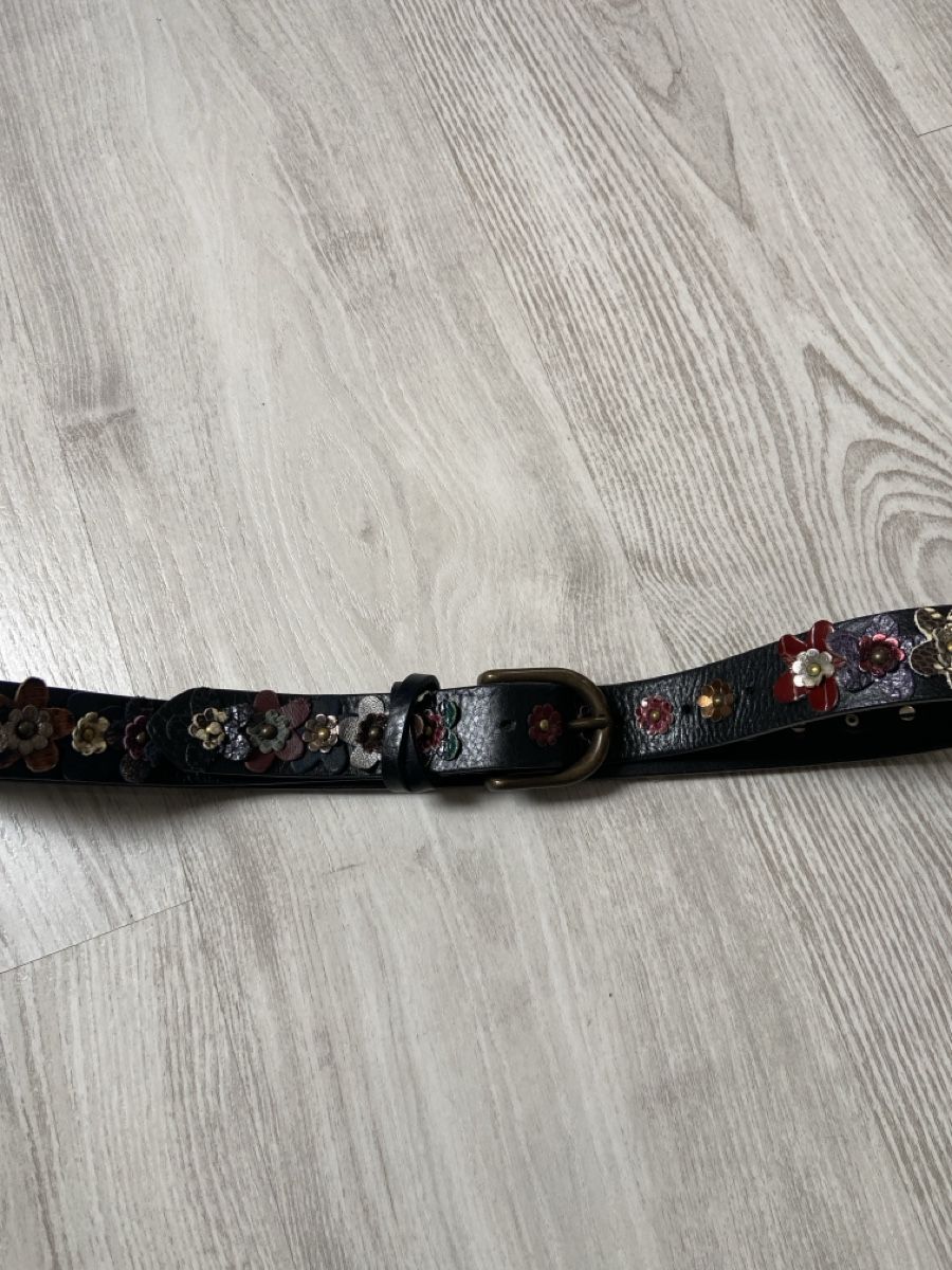 Cinture: Schicker Ledergürtel mit Blumenapplikation – Nuovo (secondo la descrizione) da Wiesendangen venduto da Jafani 2