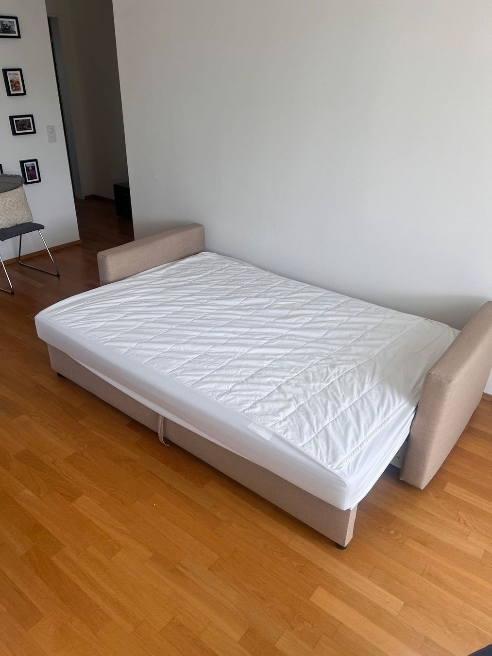 Ikea Sofas: Friheten 3er Bettsofa - Farbe Beige – D'occasion à Glattpark (Opfikon) par Fabiobuscheli 2