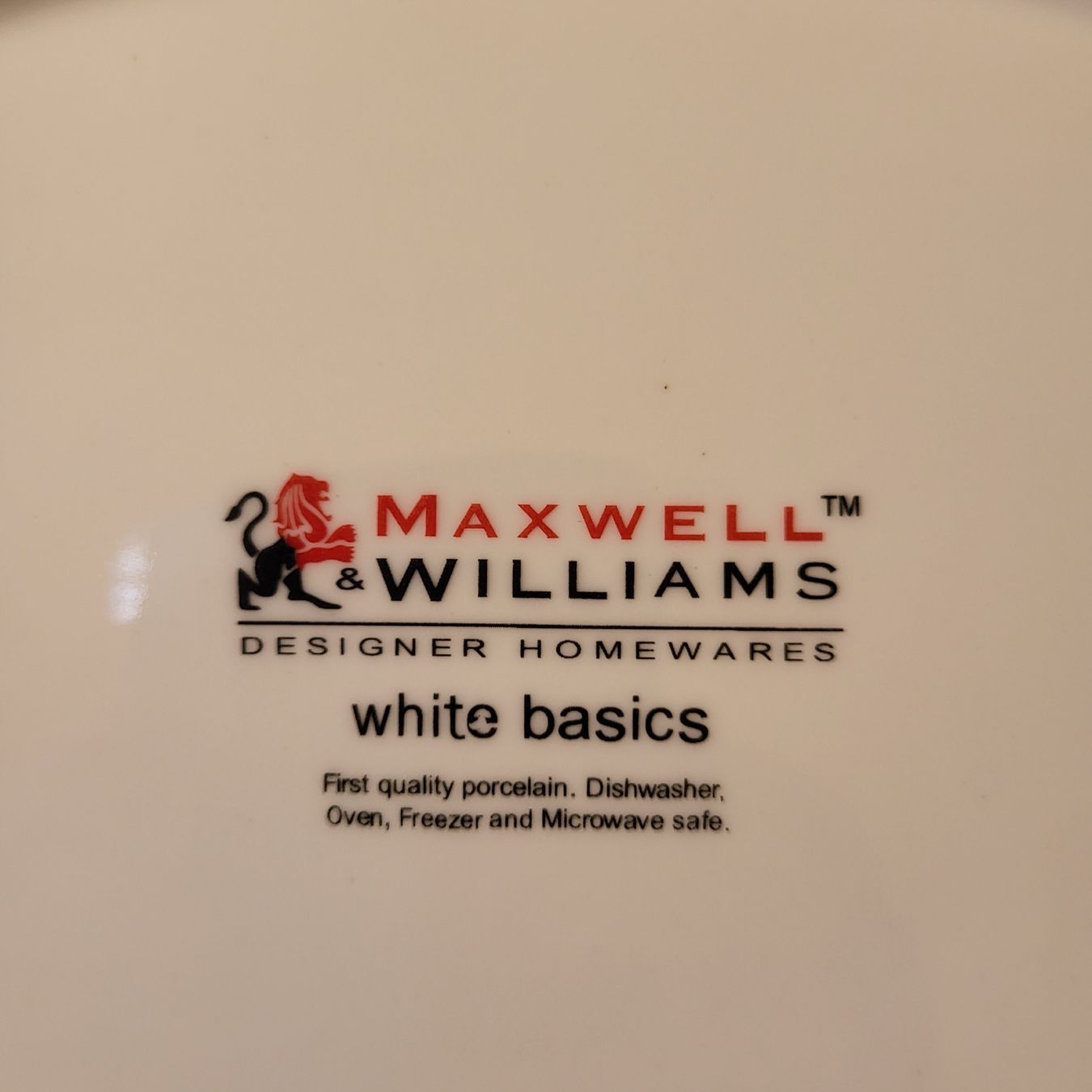 Maxwell & Williams Plateaux: Maxwell & Williams White Basics – D'occasion à Berikon par Zimmerlinde5 1