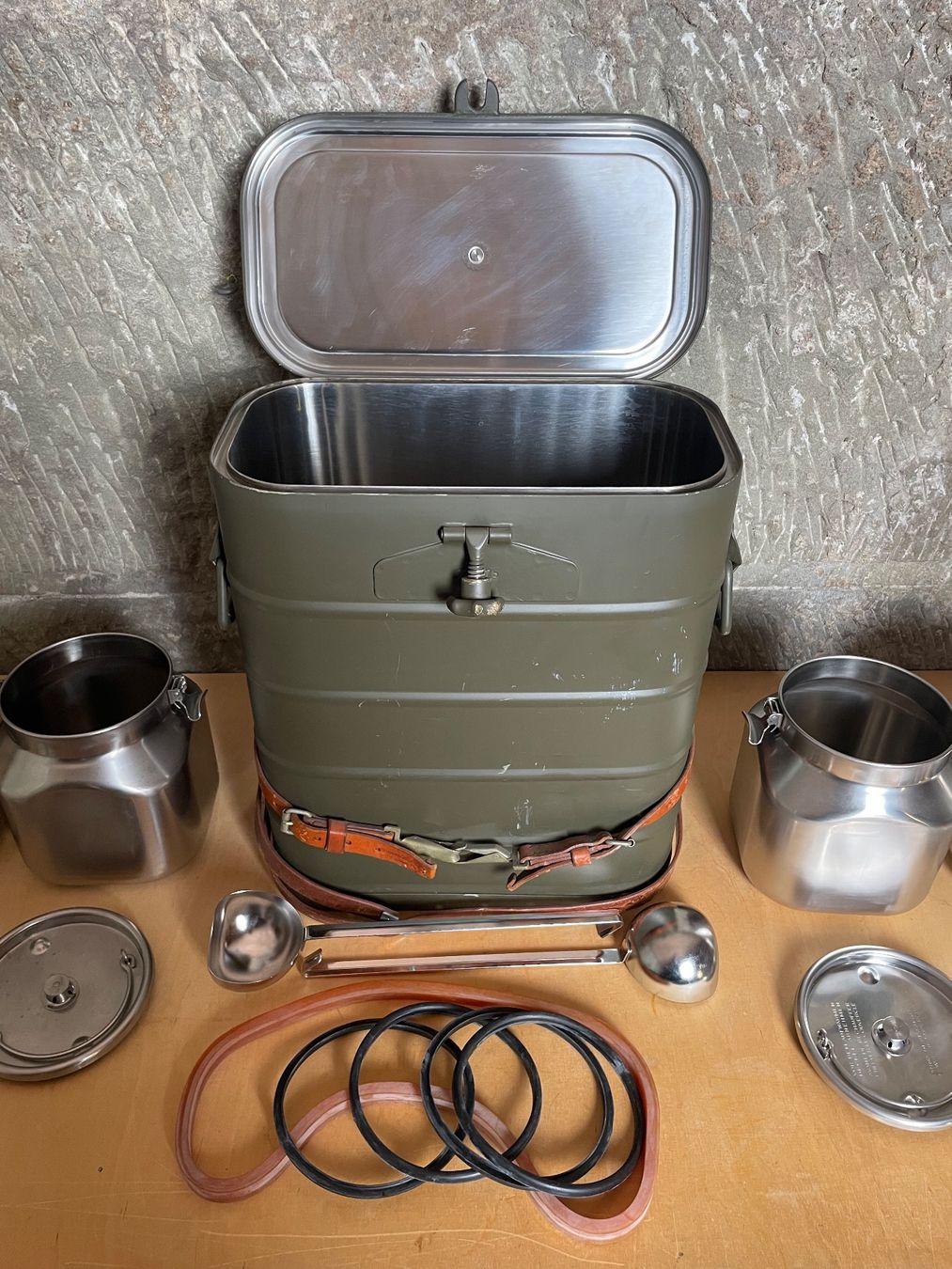 Appareils de cuisine: Speiseträger Schweizer Armee – D'occasion à Bern par respublica 5