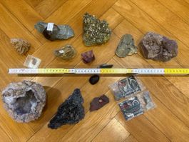 Seltene Mineralien-Sammlung zu verkaufen! Top Zustand.