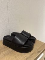 Schwarze Sommerschuhe mit Plateau Forever 21, nummer 40
