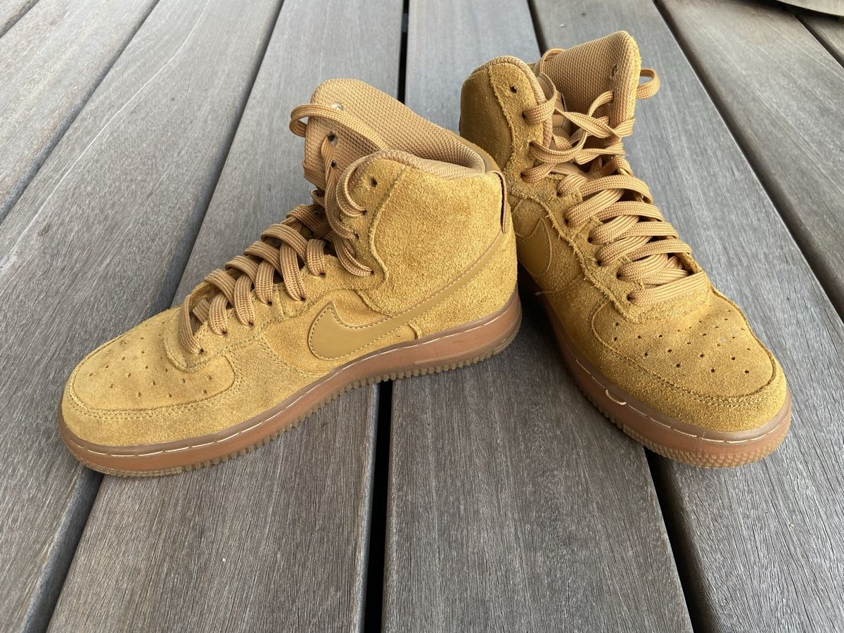 Nike Chaussures hommes: Nike Sneakers – D'occasion à Wilen (Sarnen) par Jeffsy