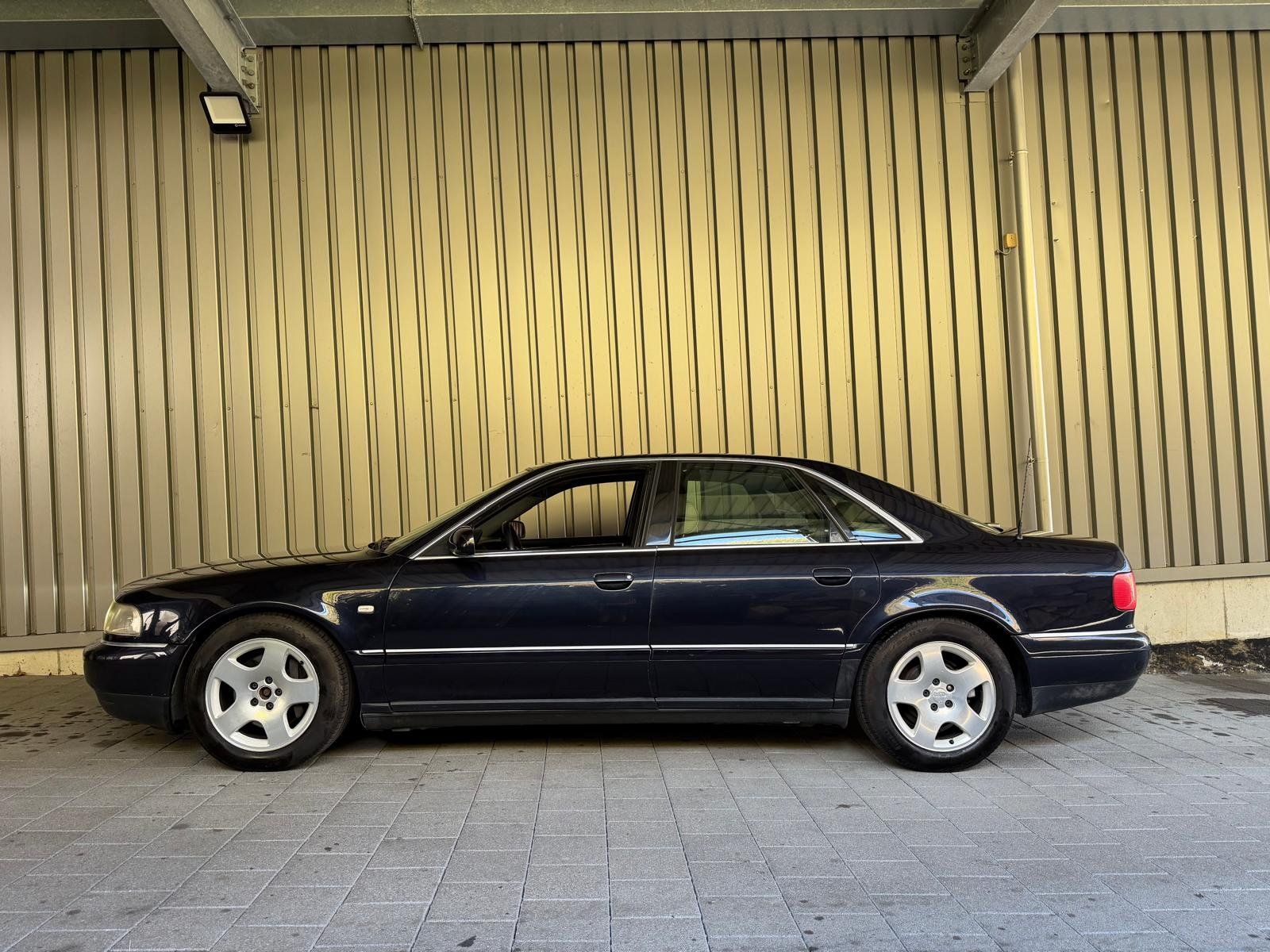Audi Autos: Audi A8 Quattro 3.7 V8 – Gebraucht aus Flühli LU von Overland_Motors 1