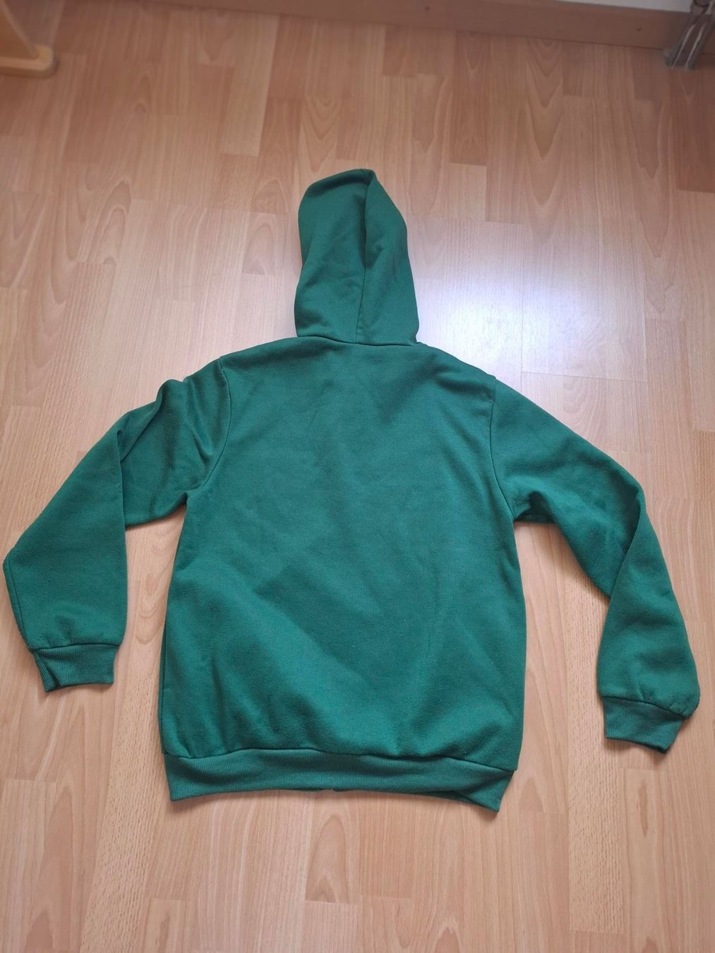Pulls & Sweat-shirts: sweat à capuchon – D'occasion à Porrentruy par Piquetix 1