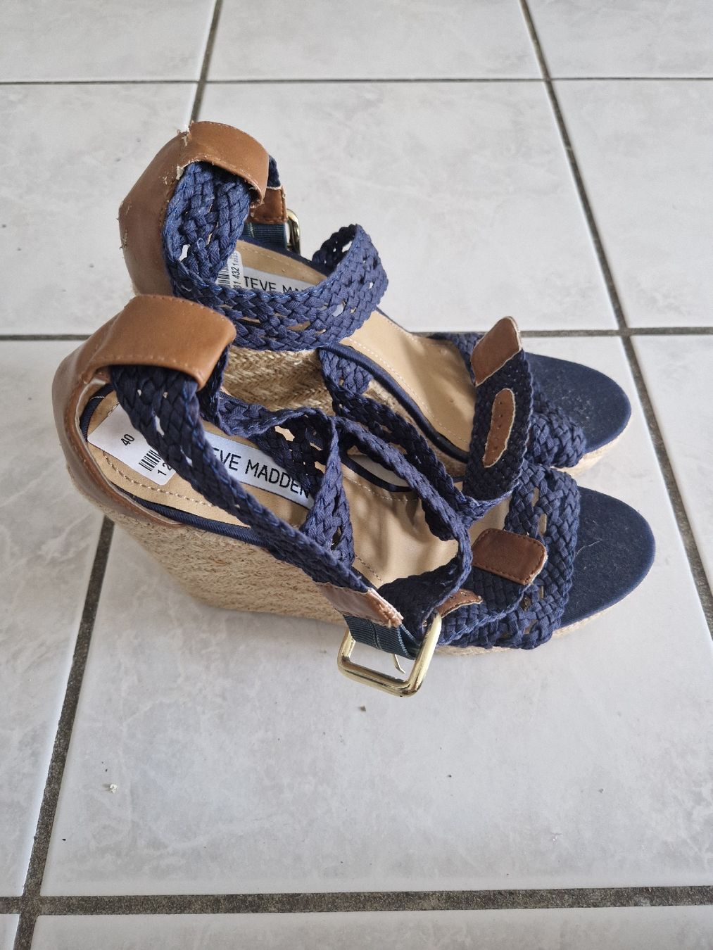 Scarpe da donna: Sandalen Grösse 40 Neu – Nuovo (secondo la descrizione) da Aarburg venduto da augenschmaus8 1