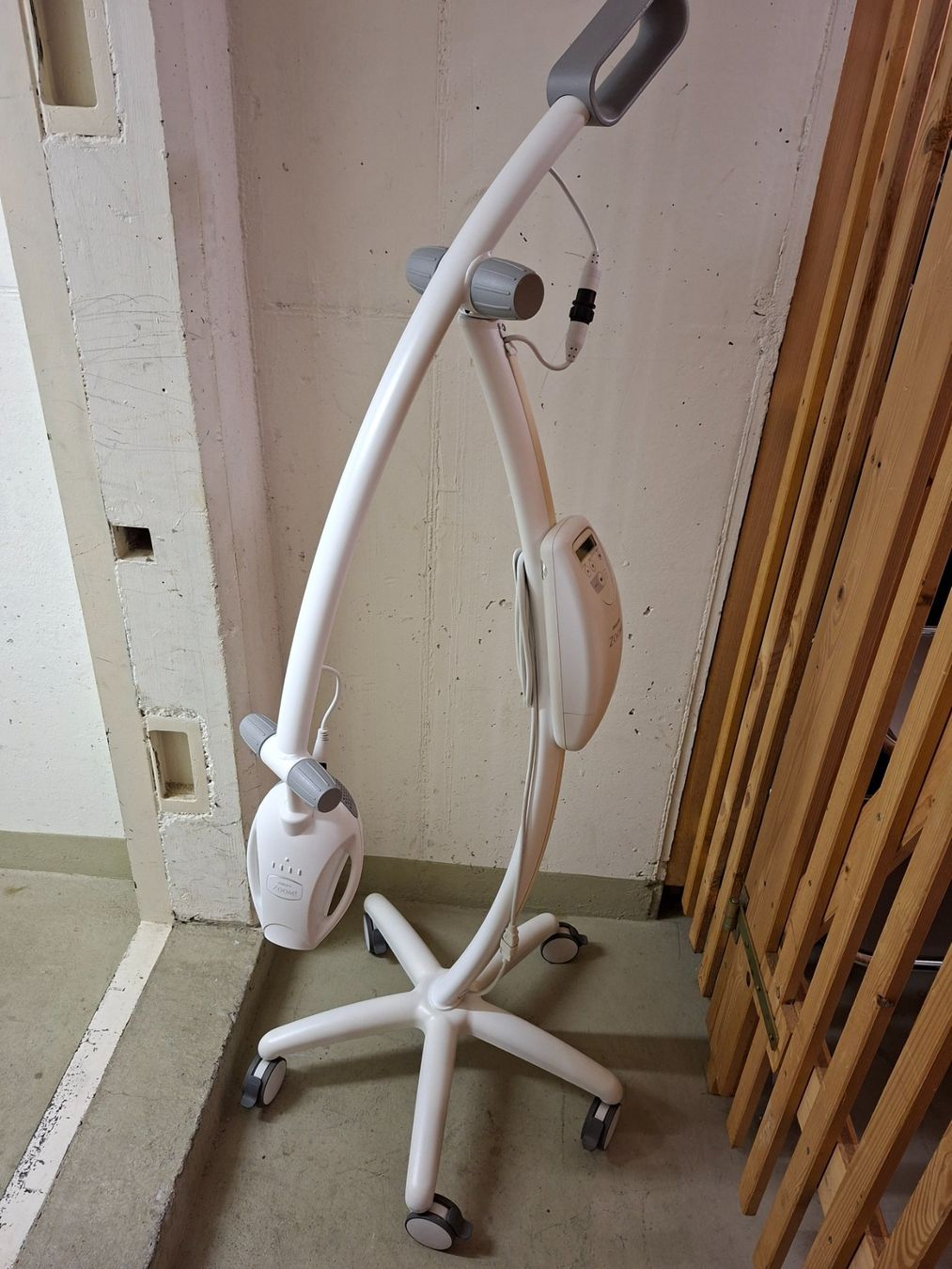 Philips Sonicare Soins dentaires: Philips Zoom Zahnaufhellungsgerät gebraucht – D'occasion à Eschenbach SG par 24682468 4