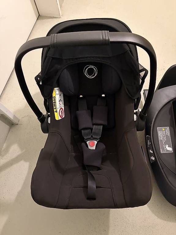 Bugaboo Auto-Kindersitze: Bugaboo Turtle Air i-Size Babyschale mit Isofix Base Schwarz – Gebraucht aus Nürensdorf von sop_d972 1