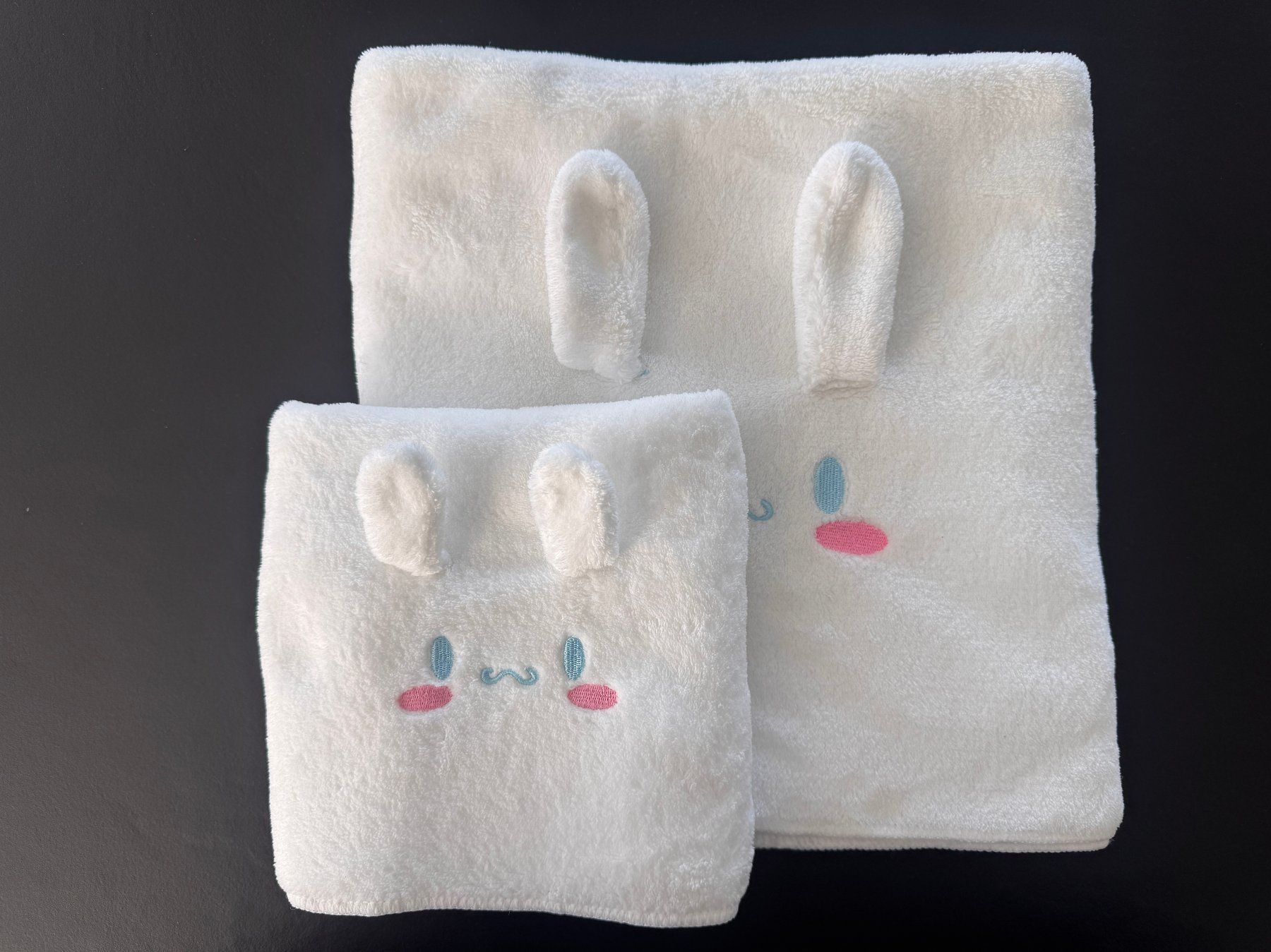 Teli da bagno: Cinamonroll Sanrio Badetuch + Handtuch – Nuovo (secondo la descrizione) da Zollikon venduto da Krenapf 1