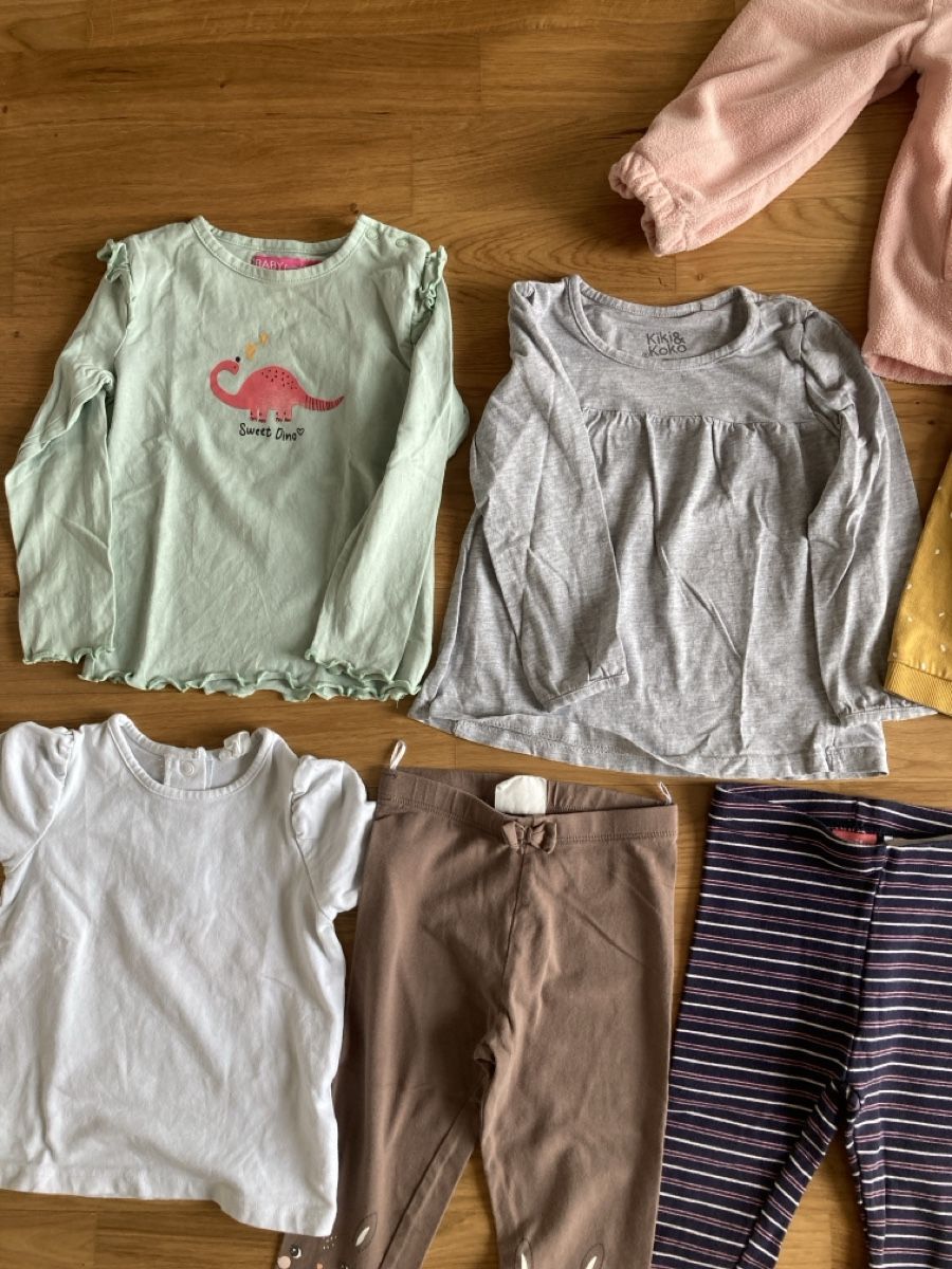 Lotti & Set di vestiti: Mädchen Kleiderpaket Gr 86/92 – Usato da Staad SG venduto da gab_7dr9 7