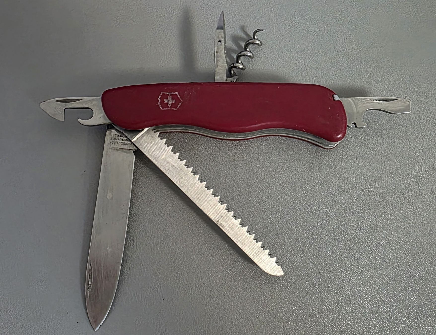 Victorinox Coltelli tascabile: Victorinox - Messer 8 Teilig, mit Säge – Usato da Niederuzwil venduto da 262305 2