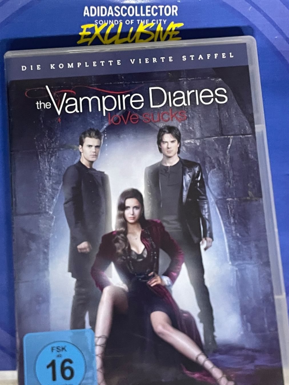 Tutti i DVDs: The Vampire Diaries 4 – Usato da Muri b. Bern venduto da AdidasCollector 5