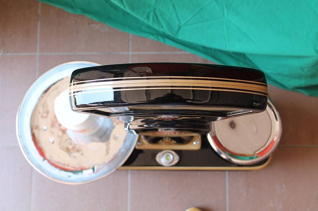Bilance e pesi: Bilancia BERKEL modello A originale restaurata nera – Usato da Satigny venduto da macwood 4