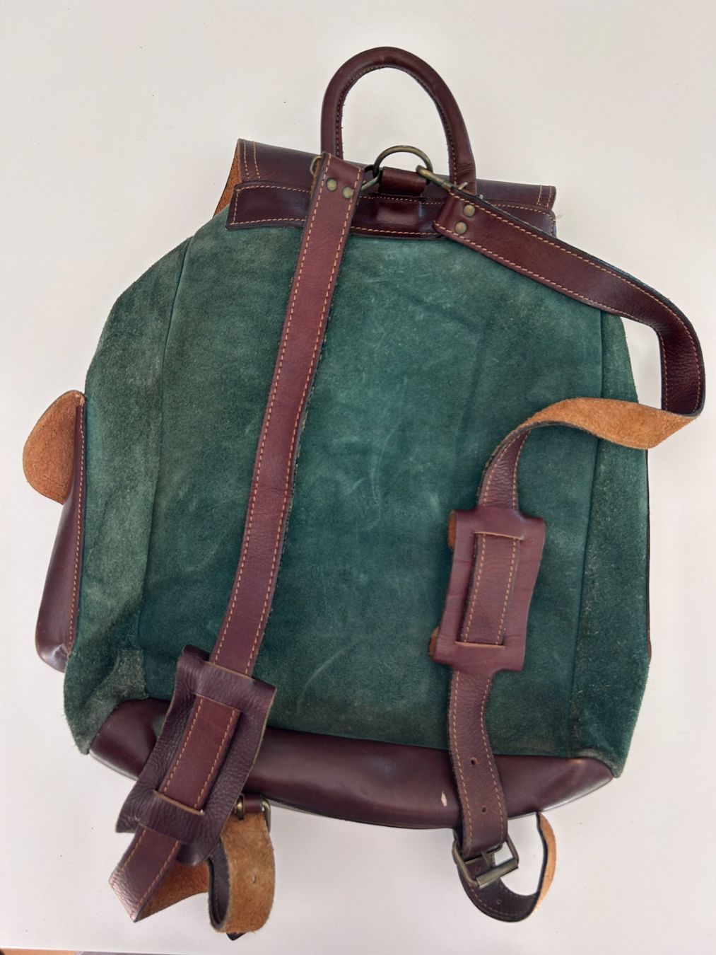 Armée suisse Sacs à dos: Vintage Leder Rucksack – D'occasion à St. Gallen par look-twice 1