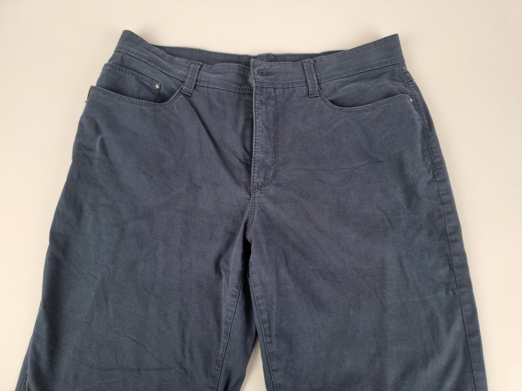 Jeans: Frauenjeans – D'occasion à Urtenen-Schönbühl par Restwert_Schoenbuehl