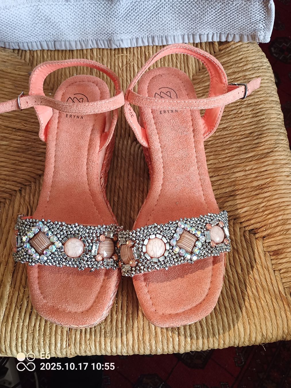 Damenschuhe: Festliche Sandalette mit Keilabsatz – Gebraucht aus Zürich von Mitzi6 1