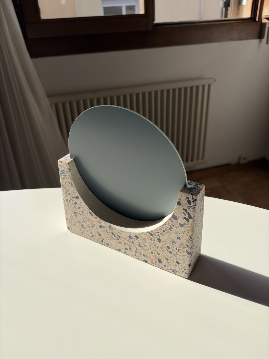 Spiegel: Chic Home Decor Piece & mackup mirror – Gebraucht aus Nyon von tor_6gr5 2