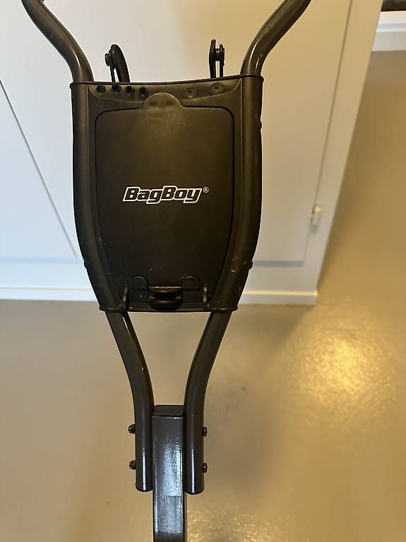Trolley: Chariot de golf Bag Boy SC-600 – Usato da Belmont-Lausanne venduto da zirak 1