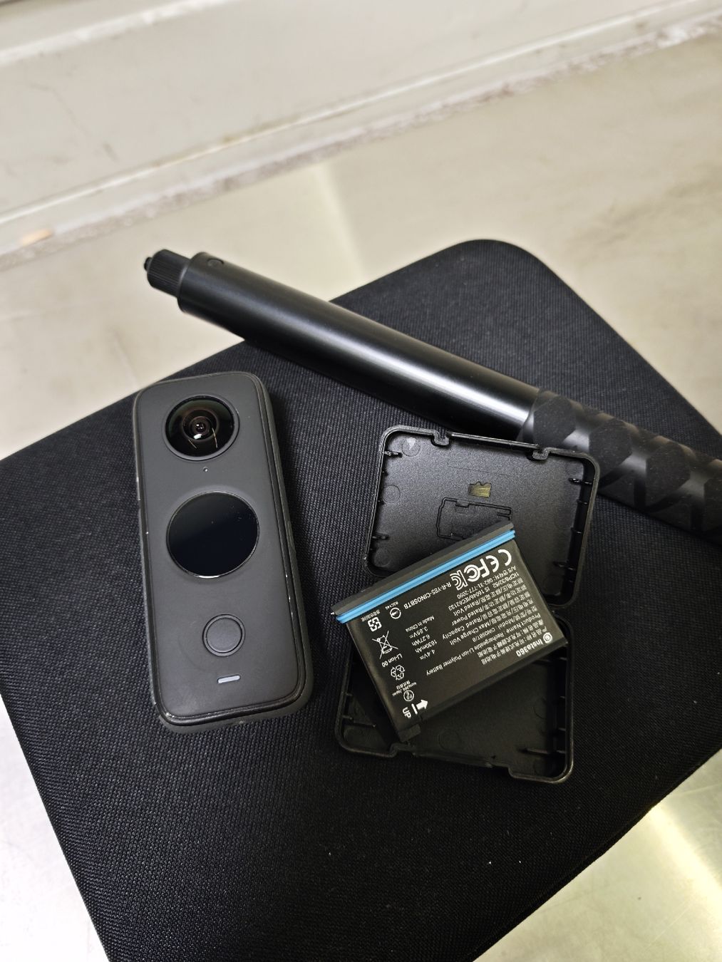Insta360 Action Cam: Insta360 ONE X2 mit Zubehör – Gebraucht aus Volketswil von ADZZ 3