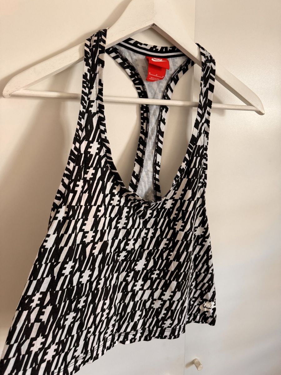 Nike Top: Nike Sporttop M – Nuovo (secondo la descrizione) da Richterswil venduto da Manu55555 1