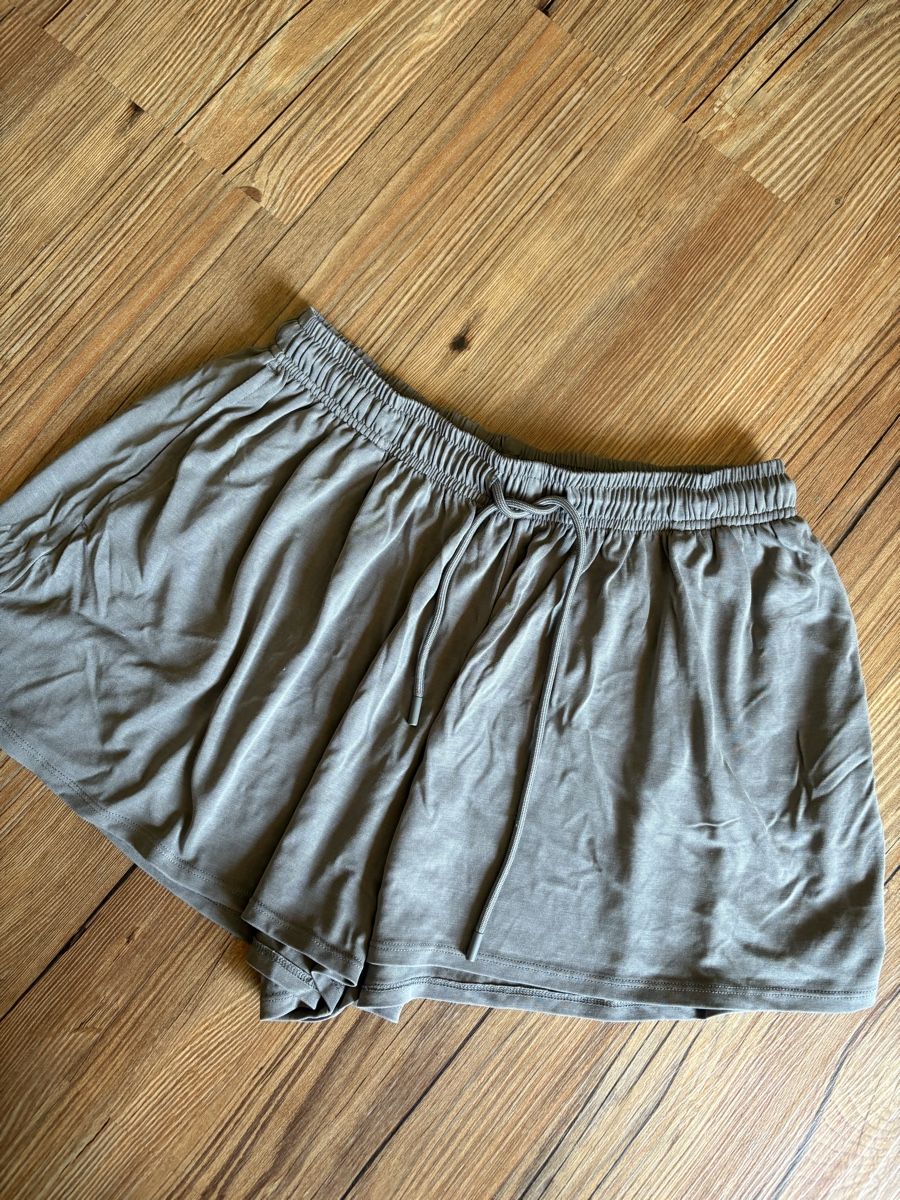 Oysho Pantaloni: Shorts Oysho – Usato da Grindelwald venduto da Kikaa99