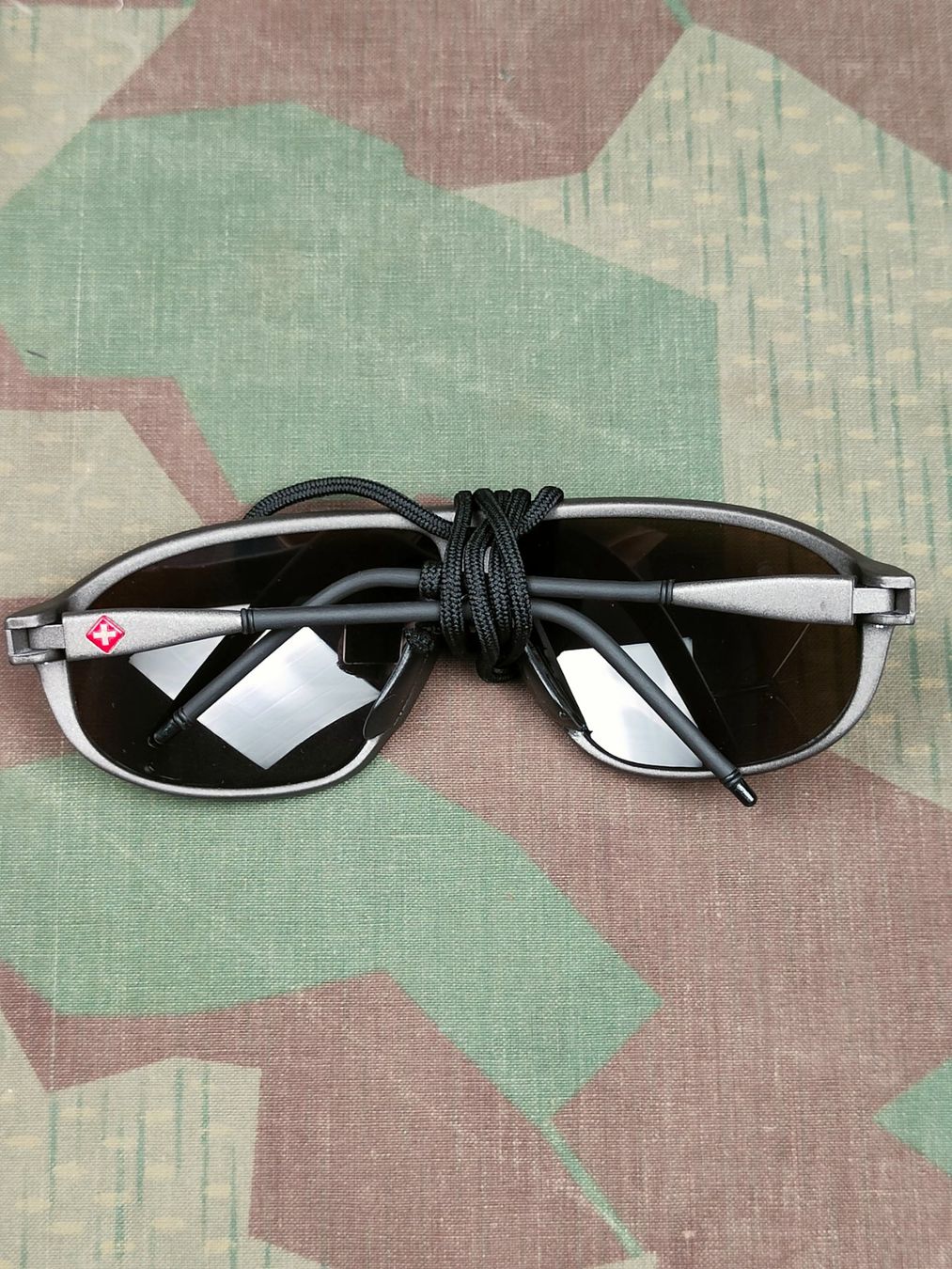 Armée suisse Uniformes: Sonnenbrille mit Etui – D'occasion à Bauma par SwissMilitaria 4