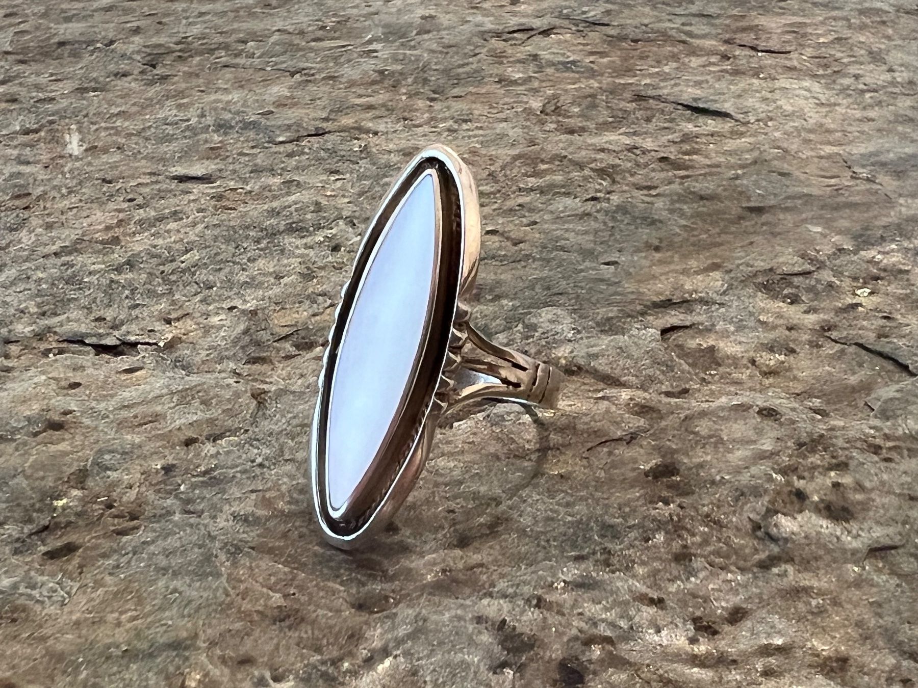 Anelli: Silber Ring G: 59,5 lange Form mit Perlmutter Art Deco Stil – Nuovo (secondo la descrizione) da Bern venduto da Jiffy 3