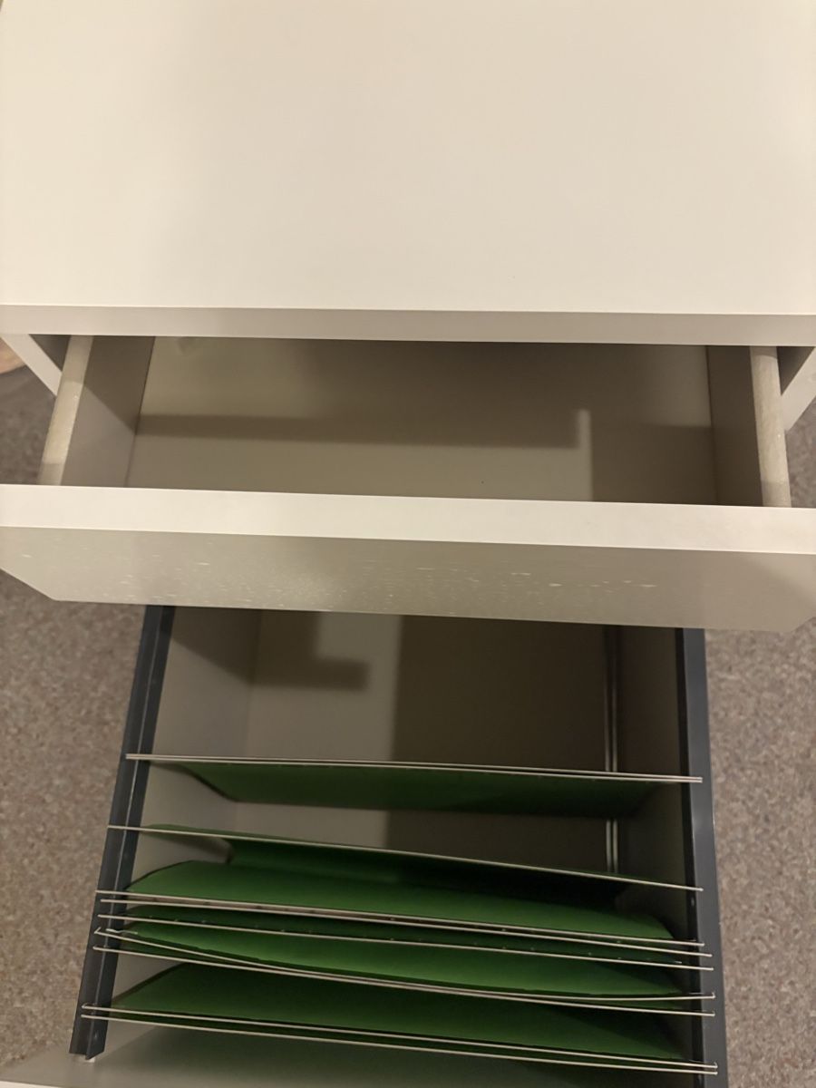 Tables de nuit: Weiss Schublade – Neuf (Voir description) à Zürich par jackson215 1