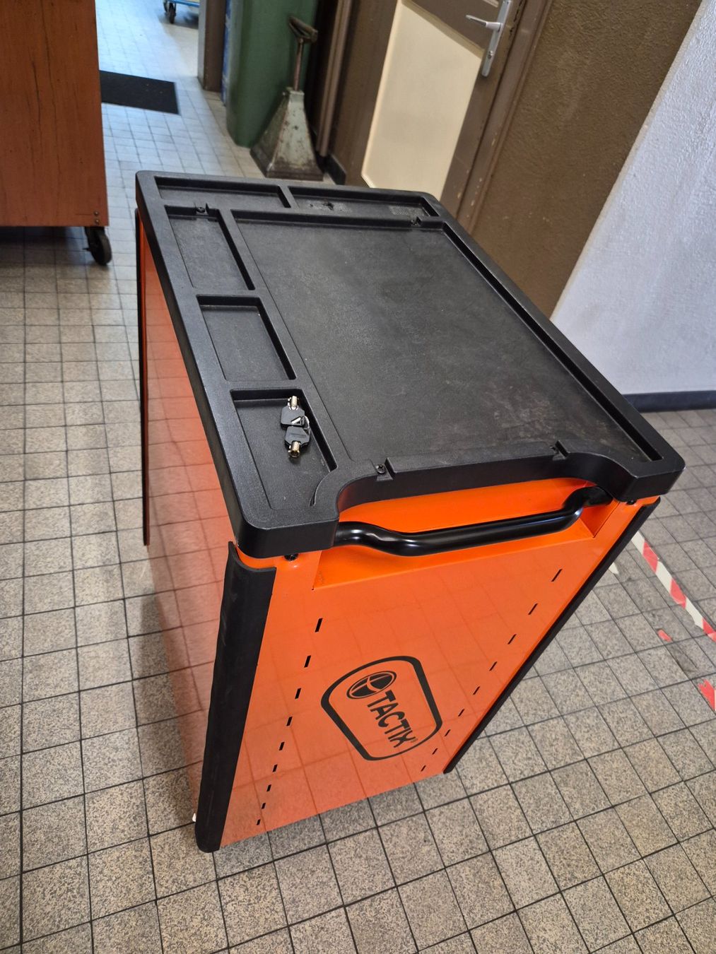 Banconi: Servante atelier TACTIX 68x48x93 cm – Usato da La Chaux-de-Fonds venduto da Bretelle 3