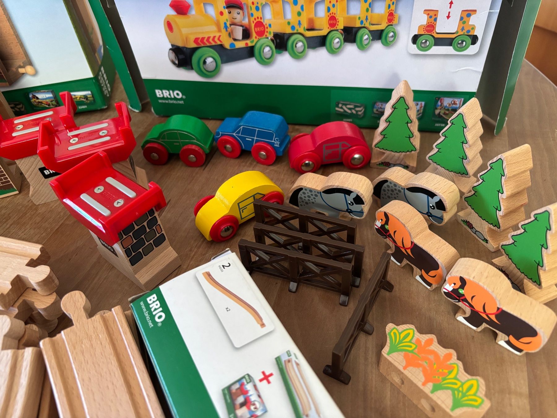 Brio Giocattoli: Brio Holz Eisenbahn grosses Set – Usato da Seftigen venduto da Muggelwomb 6