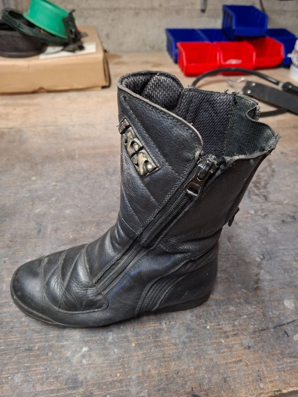 IXS Chaussures femmes: Motoradstiefel von IXS Gr. 38 – D'occasion à Richenthal par lisa03 2