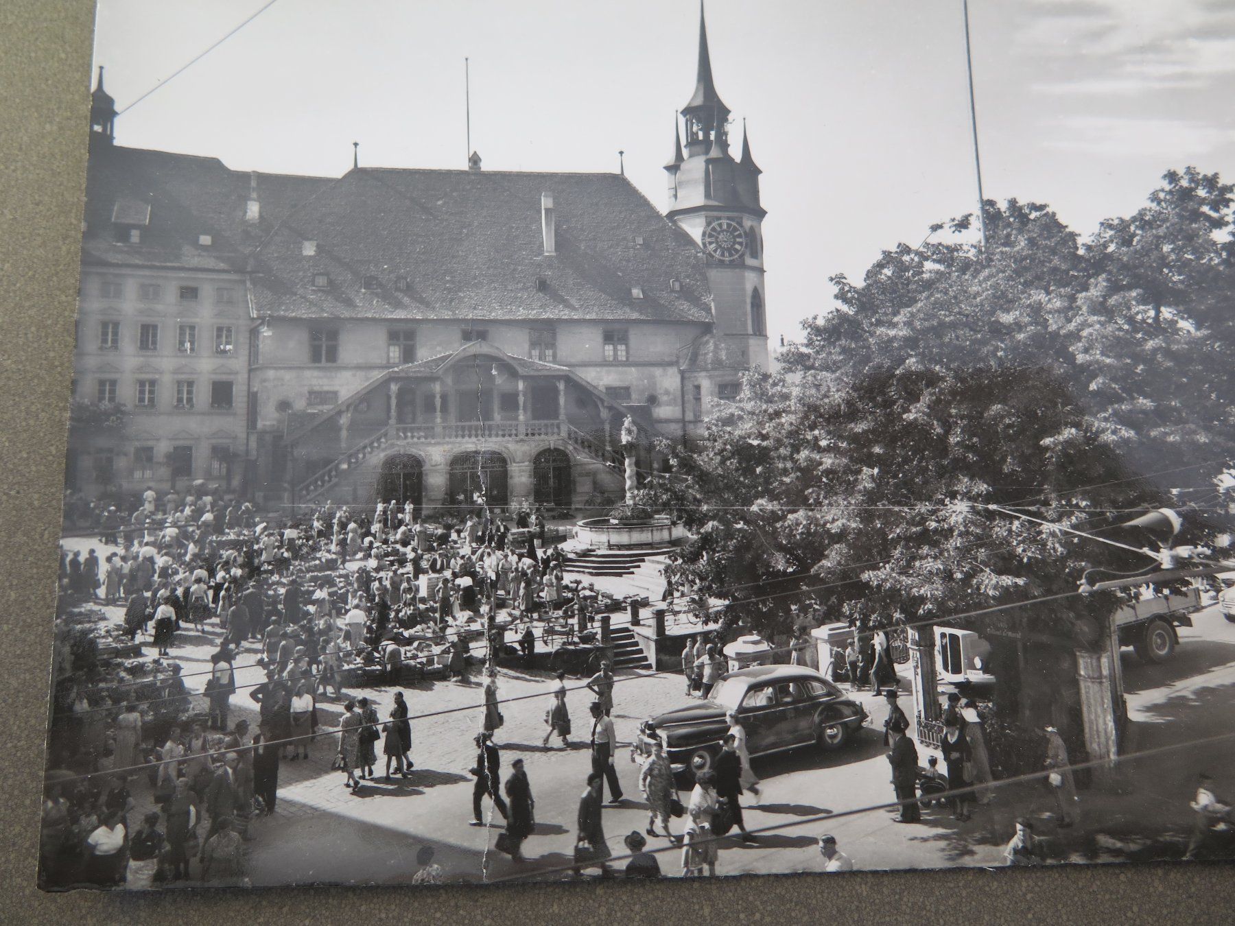 Cartoline postali: FRIBOURG - JOUR DU MARCHÉ – Usato da Wittenbach venduto da lipasal 1