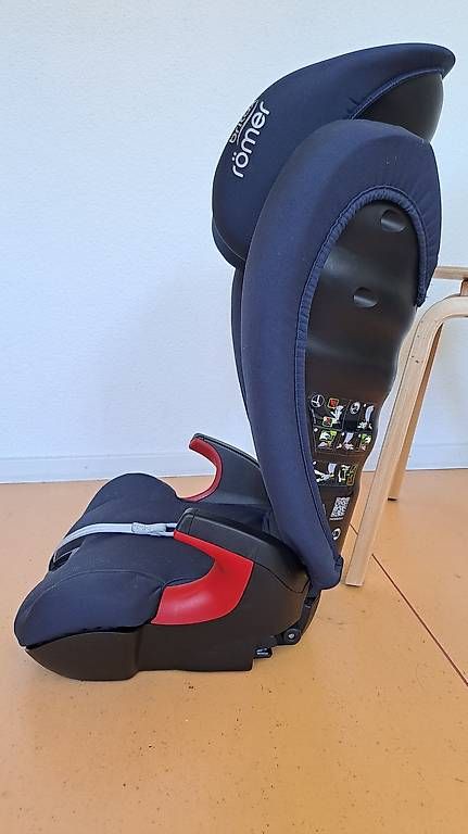 Seggiolini per auto: Kindersitz Kidfix SL – Usato da Winterthur venduto da RaffaelaLandert 1