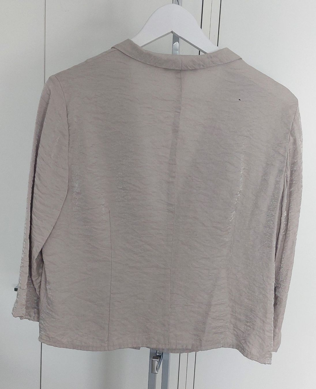Bolero: Bolero in hellem beige, Gr. 44 – Nuovo (secondo la descrizione) da Herbetswil venduto da Lipasto 1