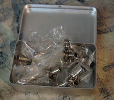 Altes medizinisches Instrumentenset „Kanülen für Tracheotomi