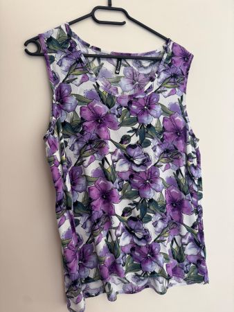 Chicoree Top, Gr. M, Lila Blumenmuster, Sommerlich leicht