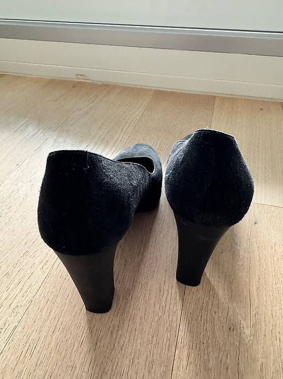 Tod'S Scarpe da donna: Tods Pumps schwarz Gr 40 – Usato da Meilen venduto da JuliaFantasma 2