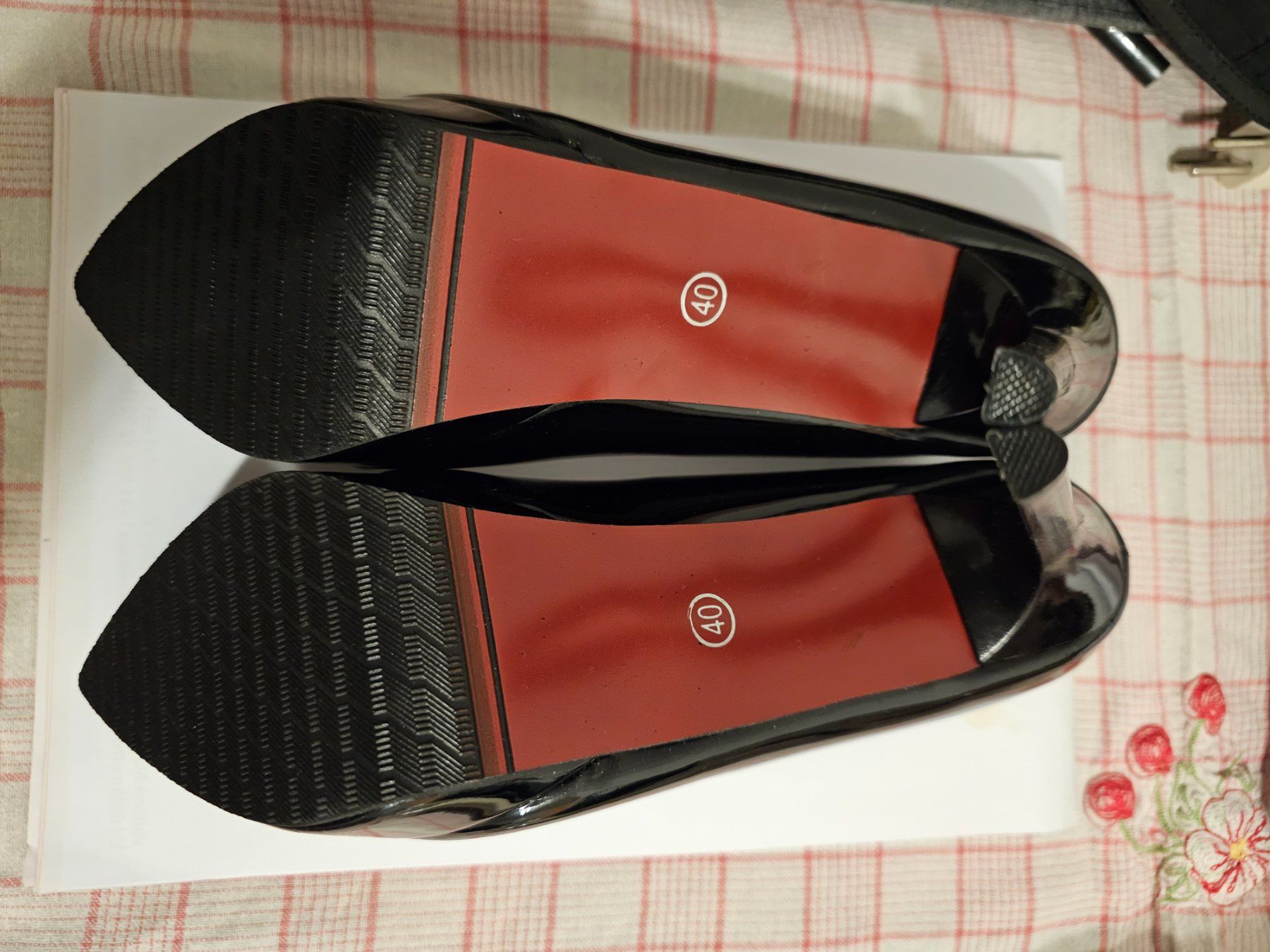 Scarpe da donna: Schwarze Lack Pumps, Grösse 40 – Usato da Niedergösgen venduto da and_zvh2 1