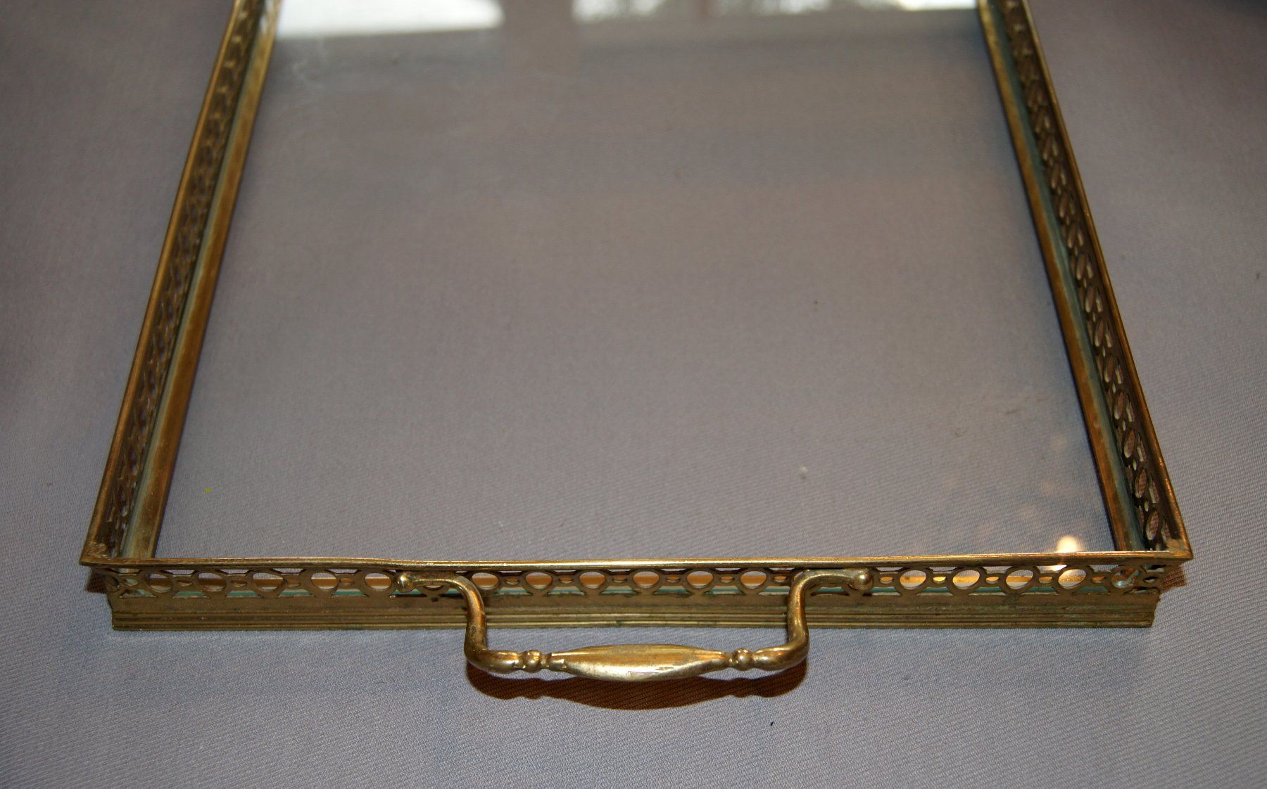 Tablet PC: Antikes Serviertablett Messingeinfassung mit Glas – Gebraucht aus Geroldswil von ARTEFACTO 1