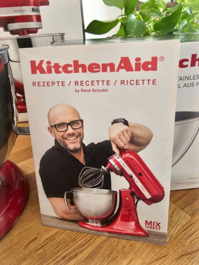 Kitchenaid Elettrodomestici da cucina: KitchenAid Artisan 5KSM150, "Imperial Red" – Usato da Winterthur venduto da BW.1994 5