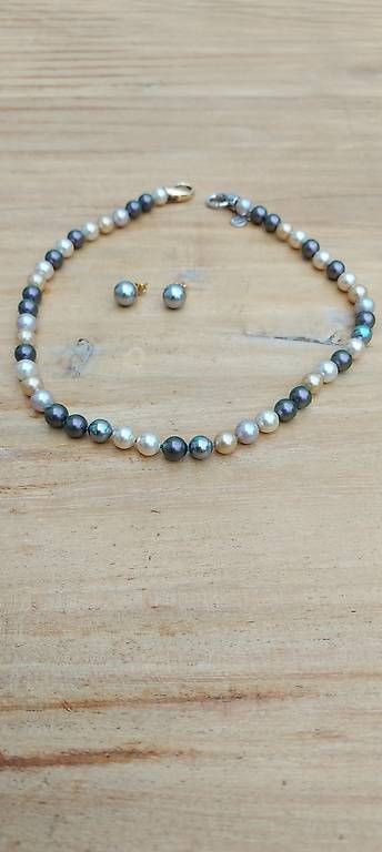 Perles (synthétiques): Perlenkette mit Ohrstecker – D'occasion à Thal par elena0303