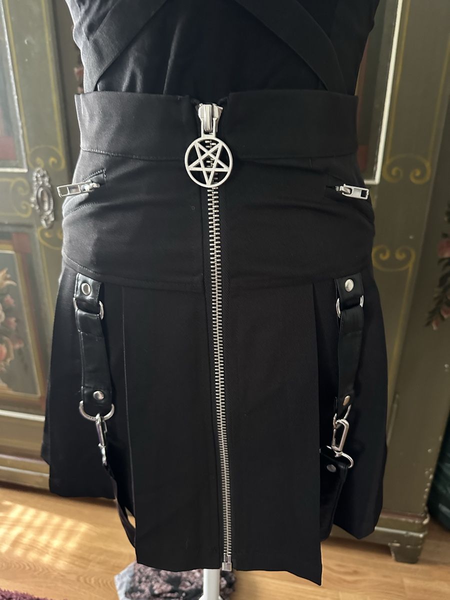 Lotti di vestiti: Killstar Röcke und Top – Nuovo (secondo la descrizione) da Luzern venduto da Purple_Rose01 1