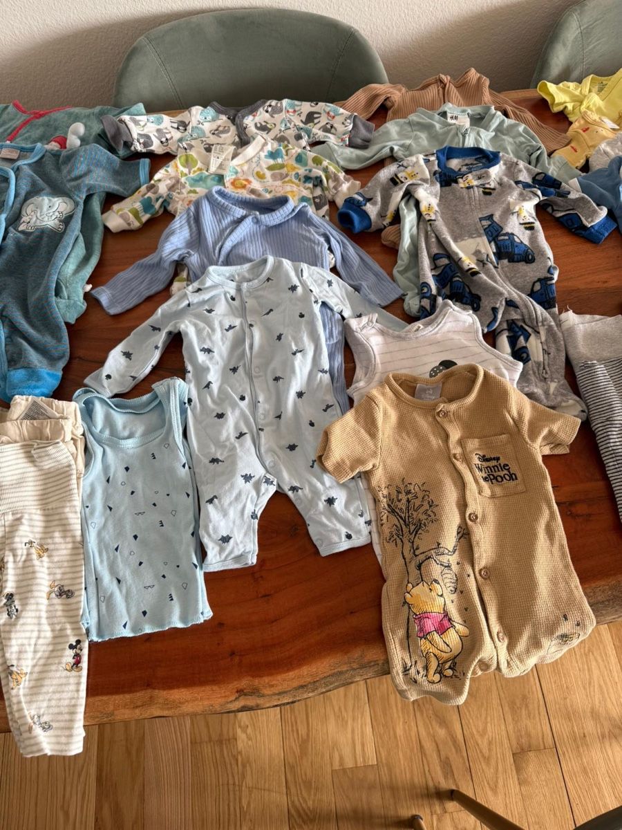 Lotti & Set di vestiti: Baby Kleider mit Matratze – Usato da Winterthur venduto da Silas121314 4