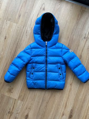 Doudoune Moncler bleu electrique 5 ans