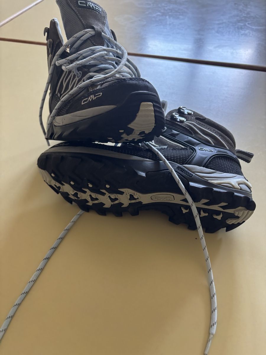 CMP Damenschuhe: CMP 37 hiking shoes like new – Gebraucht aus Morges von Brunocunha05 1