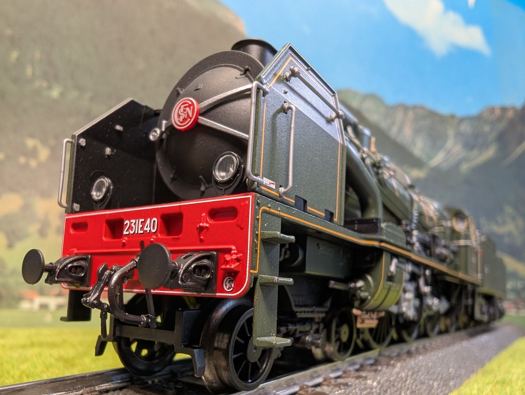 Roco Modellini di ferrovie: Roco 79079 Edition _ SNFC Dampflokomotive 231 E 40 _ digital – Usato da Uerikon venduto da Airport68