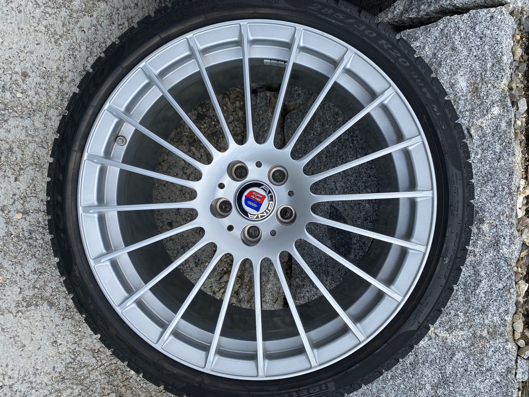 Alpina Pneus & Kompletträder: Alpina Felgen – Gebraucht aus Seengen von  1