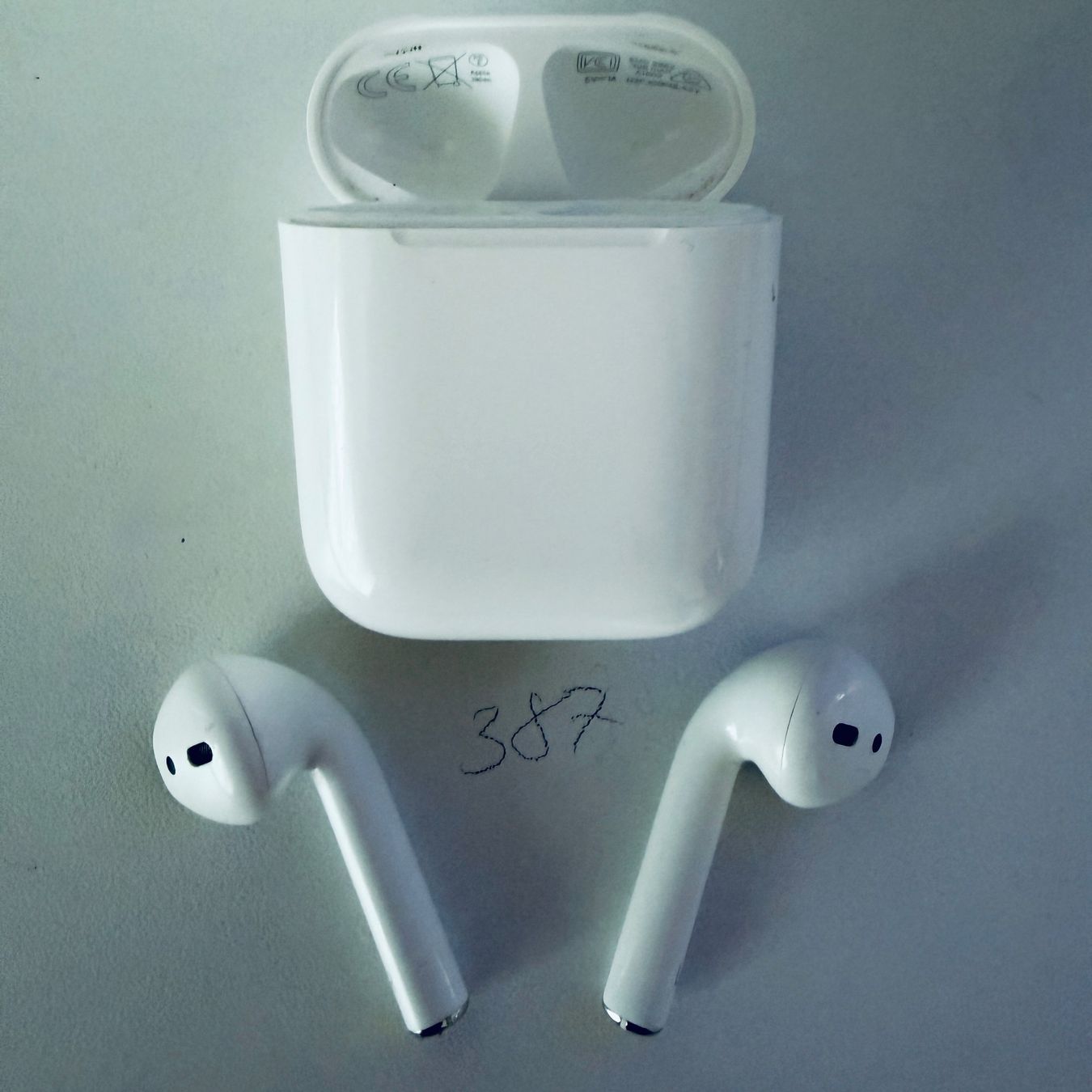 Apple Cuffie: Original Apple AirPods 2 Gen. Wireless Kopfhörer & Case – Usato da Basel venduto da MY.AIRPODS.SHOP 1