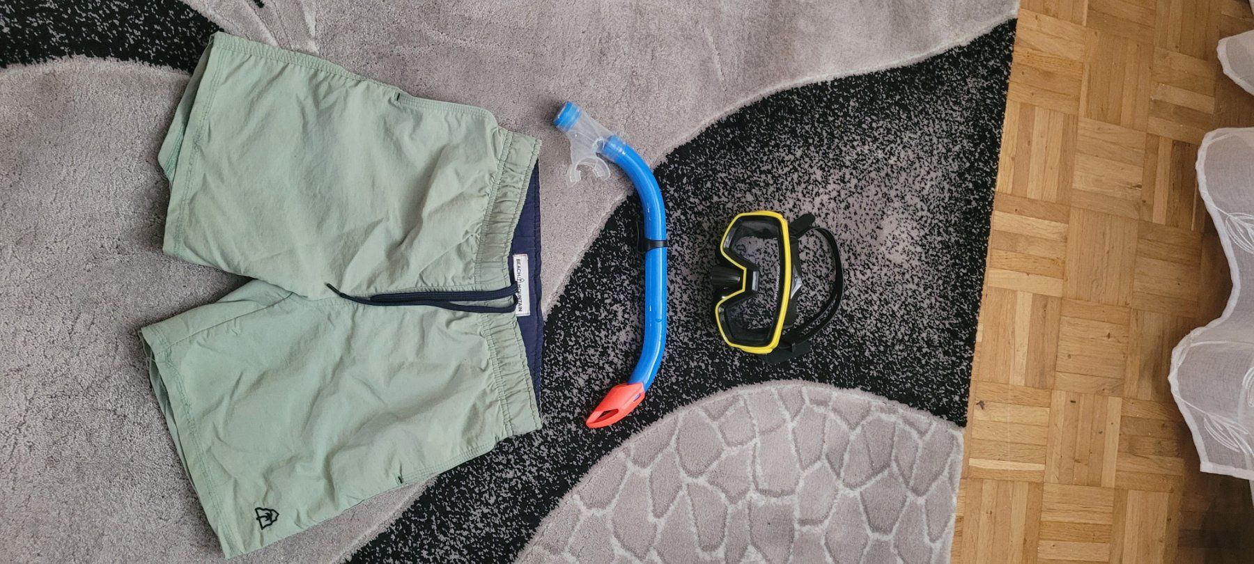 Salvagente: Bouée bébé ,servette microfibre, sandale t23,2 casqutte – Nuovo (secondo la descrizione) da Vevey venduto da obi_n8zc 8
