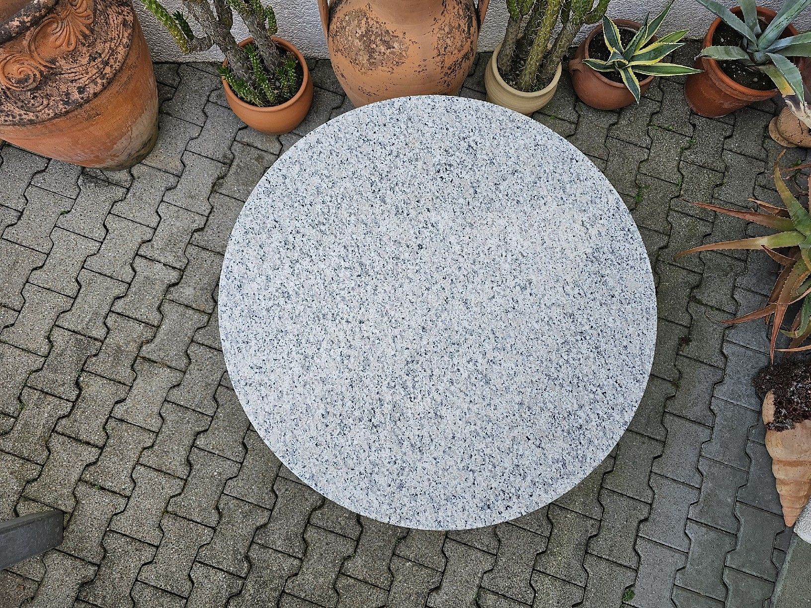 Tavoli: Granittisch Gartentisch Bistrotisch – Usato da Villnachern venduto da hasta08 7